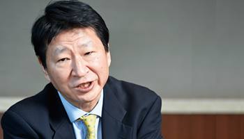 日本HP 代表取締役 社長執行役員 岡 隆史