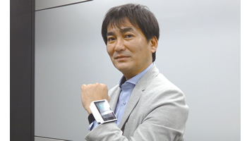 トランザス 開発着手から3年 工場、物流倉庫の業務を効率化Androidベースのウェアラブル