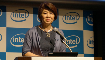 「この10年で最大の進化」、インテルがDC向け新プロセッサを発表