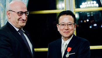 富士通、田中社長がフランス政府からレジオン・ドヌール勲章を受章