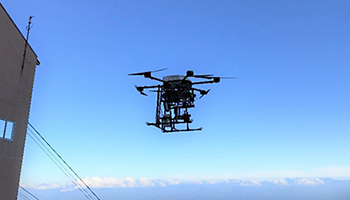KDDI、4K映像を撮影する5Gドローンを使った山岳登山者見守りの実証実験