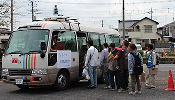 埼玉県の「加須市騎西銀杏祭」でAIバスの試乗会、約200名が乗車