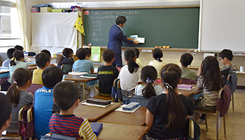 2020年から必修化する小学校のプログラミング教育、どんな授業なのか？