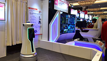 ロボットアニメのコックピット!? OKIが開発する人手不足解決ツール