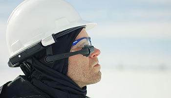 現場支援ソリューションを提供する米RealWearが日本市場に本格参入