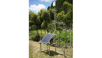 IIJとカウスメディア、農業IoTシステム向けに太陽光充電のDIYキット