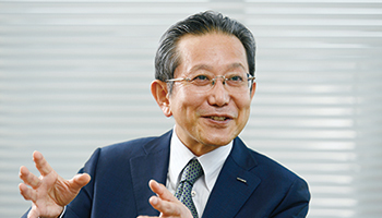 NTTデータ経営研究所　代表取締役社長　柳 圭一郎