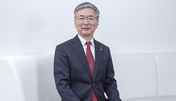 富士フイルムビジネスイノベーション　代表取締役社長CEO　真茅久則