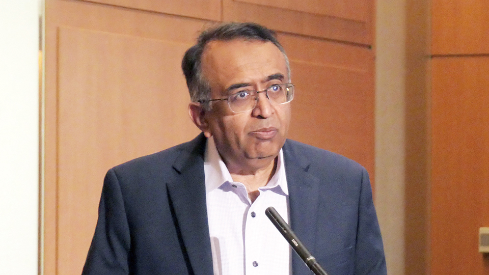 米ヴイエムウェアのCEOが来日、マルチクラウド管理製品を強化