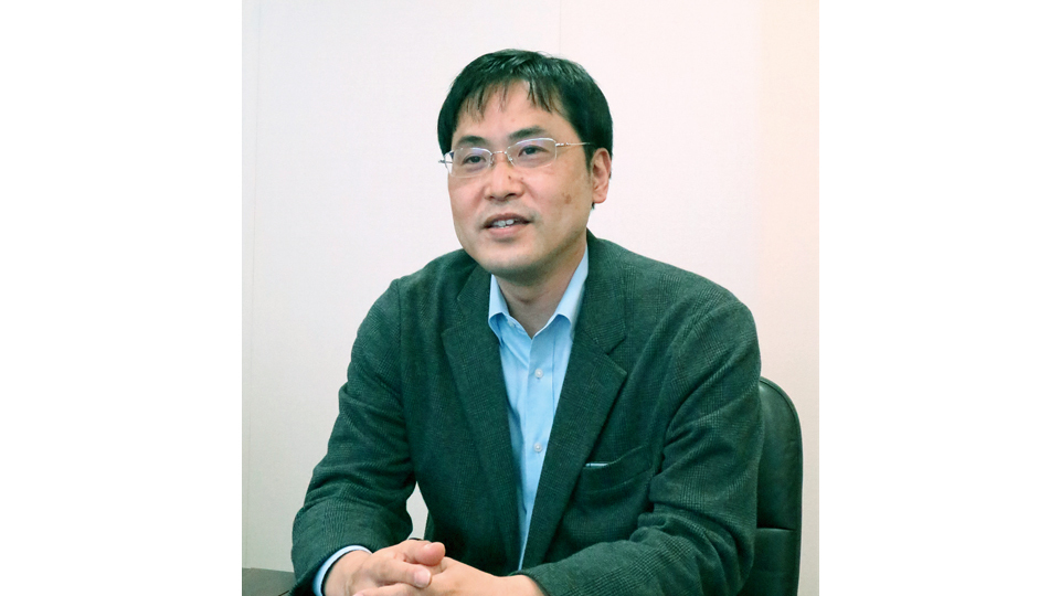 アイティフォー、光ケーブル用変換アダプターが好調 電源不要で上り・下りケーブルを1本に集約