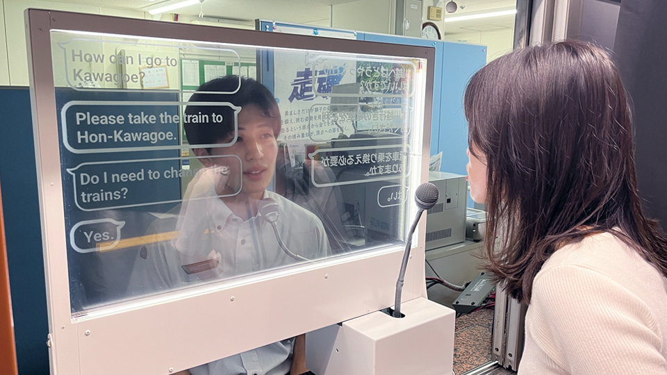 西武鉄道、12カ国語対応の翻訳ディスプレイを設置 西武新宿駅で性能確認し秋に本格導入