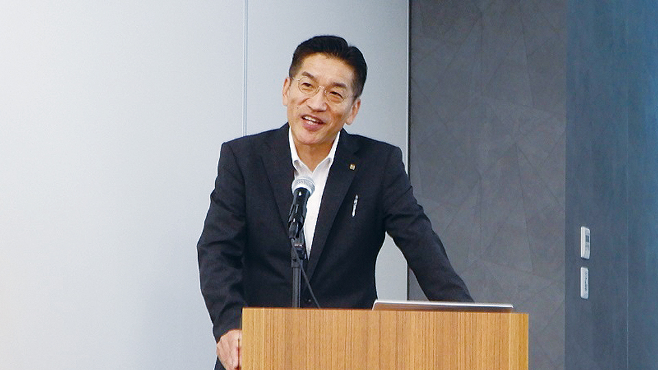京セラ、法人向け高耐久スマホの新製品 物流や建設などの業界への支援を推進