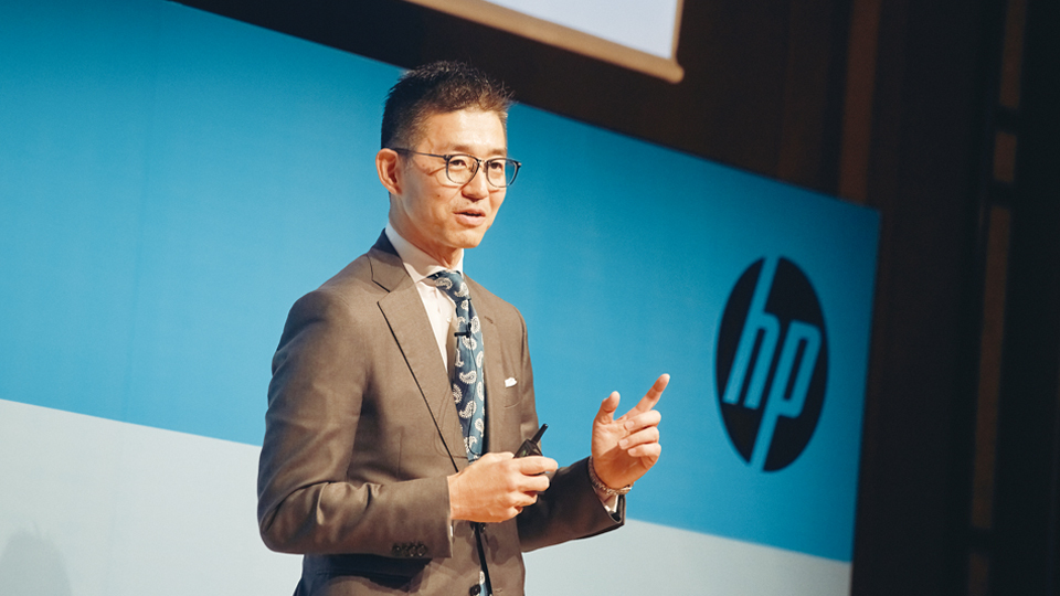 日本HP　岡戸社長「24年はAI PC元年に」　AIテクノロジー搭載の新PC 3製品を発売