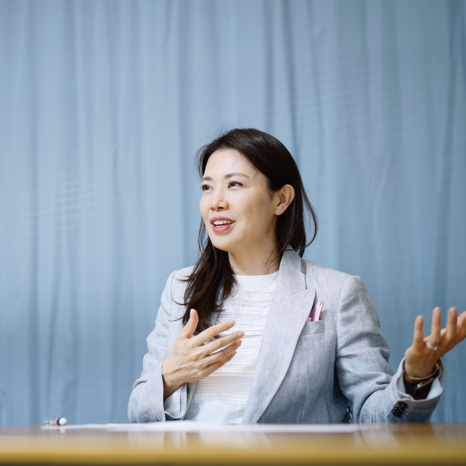 アドビ　代表取締役社長　中井陽子