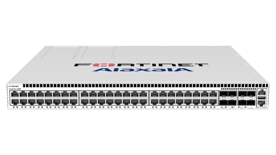 フォーティネットジャパンとアラクサラ、新ブランド「FortiSwitch-AX」を発表　10年間の保守サポートを提供