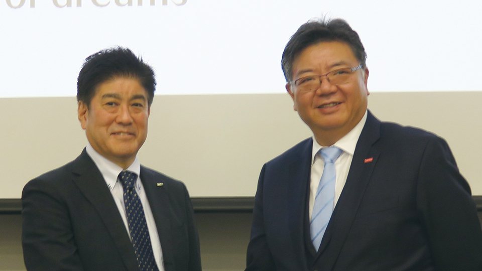 LESとニデック、AI向け水冷サーバーを共同提案 消費電力を削減する独自技術を訴求