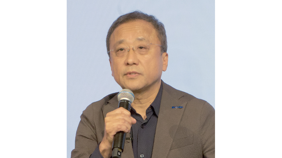 NEC、「BluStellar」をAI軸に強化　30年度の売上収益目標を1.3兆円に