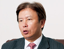 李 堅