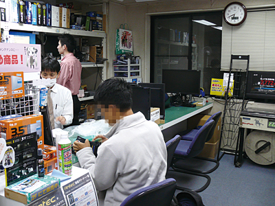 家電激戦区を歩く ライバル激突で何が起きているのか 東京 秋葉原 Vol 3 接客 サービス 差異化のカギは 品揃え と 人 トップクラスの人材を投入 週刊bcn